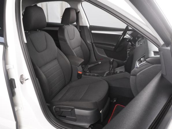 Skoda Octavia III (A7) с пробегом 2015 года, цена 1 565 000 рублей, 218798 км, лифтбек, Автокод Объявления