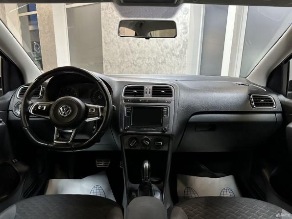 Volkswagen Polo V Рестайлинг с пробегом 2018 года, цена 1 325 000 рублей, 96269 км, седан, Автокод Объявления