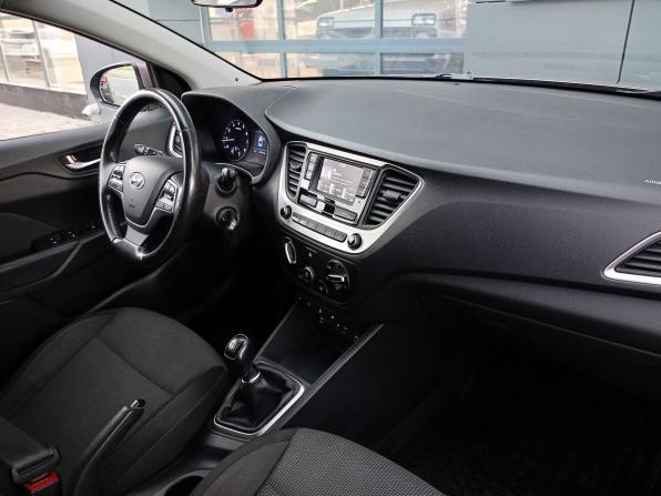 Hyundai Solaris II с пробегом 2018 года, цена 1 263 000 рублей, 104000 км, седан, Автокод Объявления