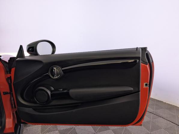Mini Hatch III (F55/F56) Рестайлинг с пробегом 2021 года, цена 2 550 000 рублей, 66313 км, хэтчбек, Автокод Объявления