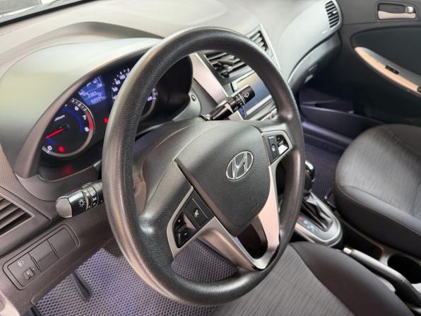 Hyundai Solaris I Рестайлинг с пробегом 2015 года, цена 1 100 000 рублей, 160000 км, седан, Автокод Объявления