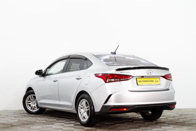 Hyundai Solaris II Рестайлинг с пробегом 2021 года, цена 1 589 000 рублей, 135000 км, седан, Автокод Объявления