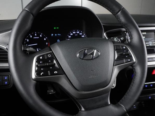 Hyundai Solaris II с пробегом 2018 года, цена 1 270 000 рублей, 163258 км, седан, Автокод Объявления