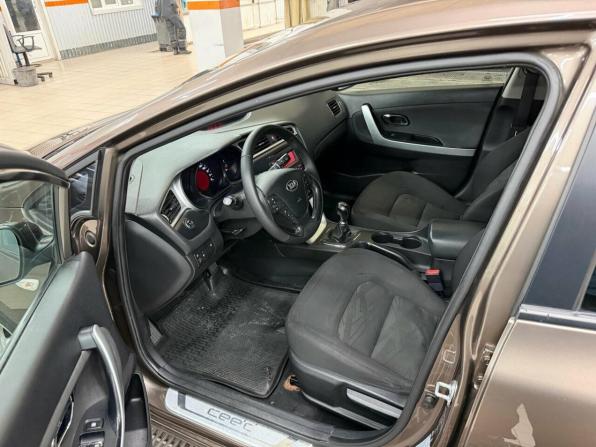 Kia Ceed II Рестайлинг с пробегом 2015 года, цена 959 000 рублей, 193295 км, хэтчбек, Автокод Объявления