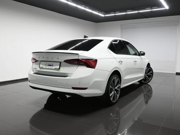 Skoda Octavia IV (A8) с пробегом 2020 года, цена 2 445 000 рублей, 122057 км, лифтбек, Автокод Объявления