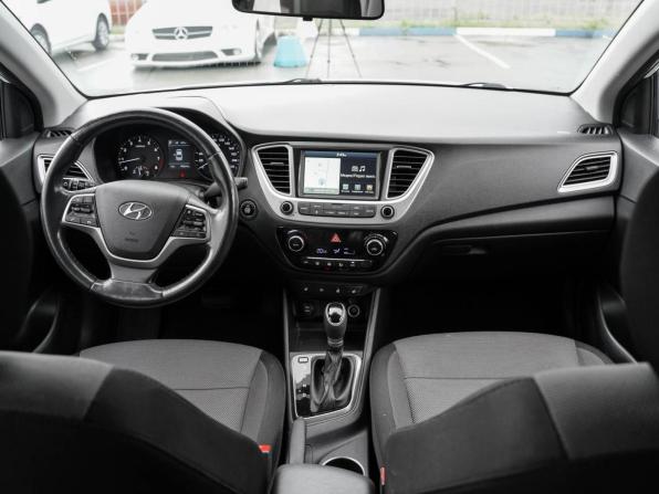 Hyundai Solaris II с пробегом 2019 года, цена 1 280 000 рублей, 98563 км, седан, Автокод Объявления