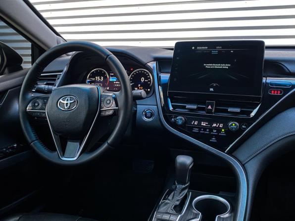 Toyota Camry VIII (XV70) Рестайлинг с пробегом 2023 года, цена 3 350 000 рублей, 21502 км, седан, Автокод Объявления