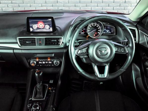Mazda Axela III Рестайлинг с пробегом 2018 года, цена 1 500 000 рублей, 116858 км, хэтчбек, Автокод Объявления
