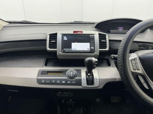 Honda Freed I Рестайлинг с пробегом 2012 года, цена 890 000 рублей, 278407 км, компактвэн, Автокод Объявления