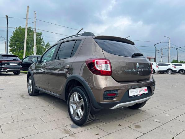 Renault Sandero II Рестайлинг с пробегом 2021 года, цена 1 453 000 рублей, 35600 км, хэтчбек, Автокод Объявления