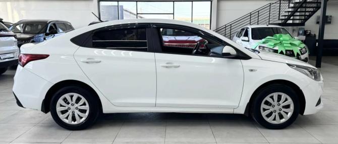 Hyundai Solaris II с пробегом 2017 года, цена 1 099 000 рублей, 98000 км, седан, Автокод Объявления