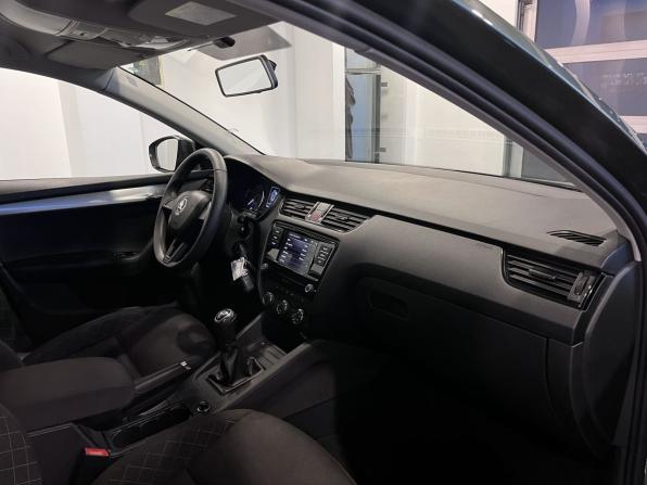 Skoda Octavia III (A7) Рестайлинг с пробегом 2019 года, цена 1 671 000 рублей, 142935 км, лифтбек, Автокод Объявления
