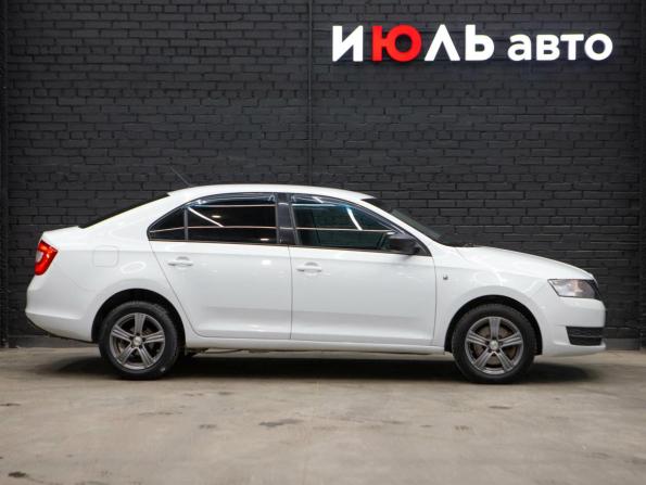 Skoda Rapid I с пробегом 2017 года, цена 850 000 рублей, 164631 км, лифтбек, Автокод Объявления