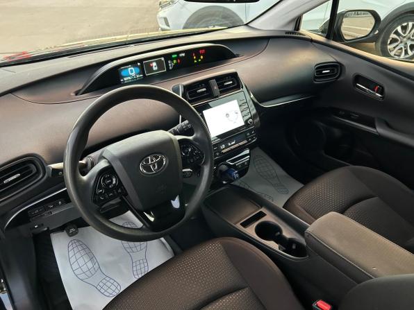 Toyota Prius IV Рестайлинг (XW50) с пробегом 2021 года, цена 2 550 000 рублей, 80774 км, лифтбек, Автокод Объявления