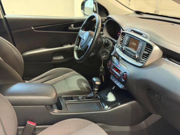Kia Sorento III Prime Рестайлинг с пробегом 2019 года, цена 1 999 000 рублей, 238307 км, внедорожник, Автокод Объявления