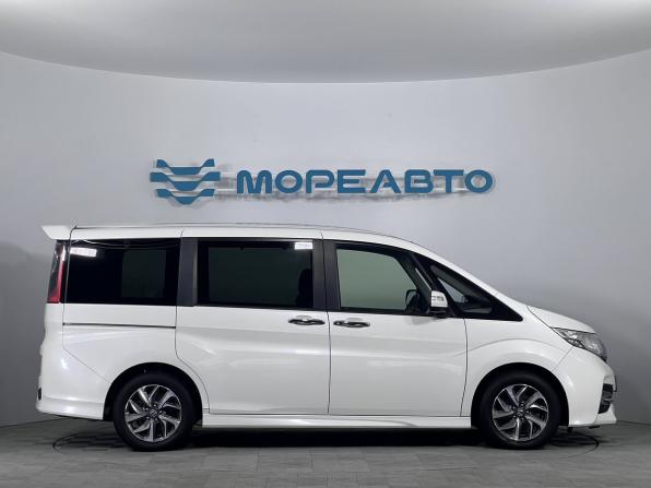 Honda Stepwgn V с пробегом 2016 года, цена 2 350 000 рублей, 105376 км, минивэн, Автокод Объявления