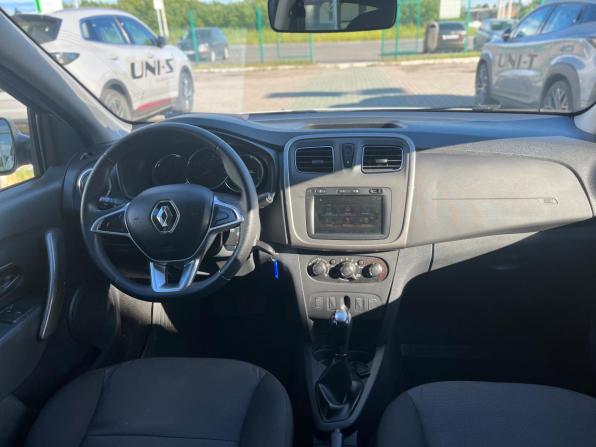 Renault Logan II Рестайлинг с пробегом 2020 года, цена 795 000 рублей, 124000 км, седан, Автокод Объявления