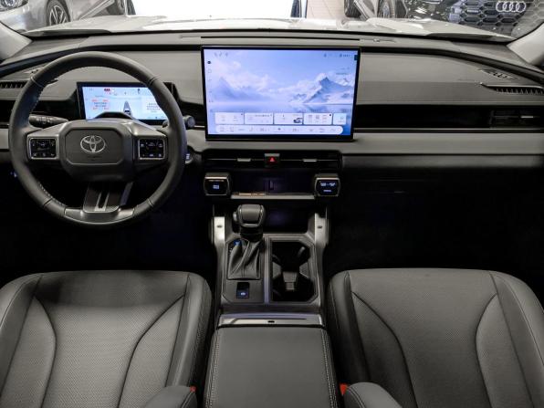 Toyota RAV4 VI (XA60) с пробегом 2025 года, цена 4 430 500 рублей, 10 км, внедорожник, Автокод Объявления