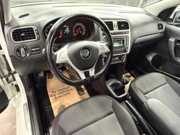 Volkswagen Polo V Рестайлинг с пробегом 2017 года, цена 1 085 000 рублей, 106750 км, седан, Автокод Объявления