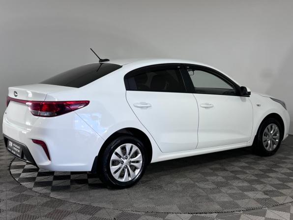 Kia Rio IV с пробегом 2018 года, цена 1 497 000 рублей, 54079 км, седан, Автокод Объявления