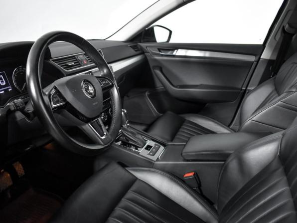 Skoda Superb III Рестайлинг с пробегом 2019 года, цена 2 350 000 рублей, 94080 км, лифтбек, Автокод Объявления