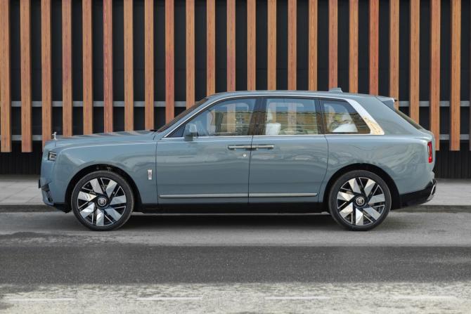Новый Rolls-Royce Cullinan I Рестайлинг 2026 года, цена 79 990 000 рублей, внедорожник, Автокод Объявления