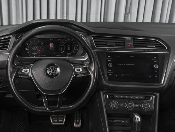 Volkswagen Tiguan II с пробегом 2018 года, цена 2 084 000 рублей, 235891 км, внедорожник, Автокод Объявления