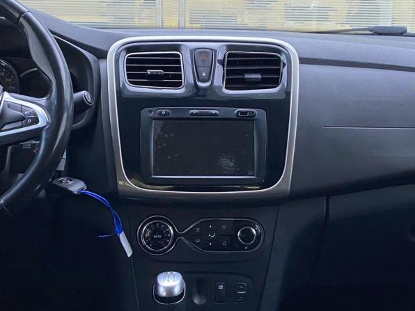 Renault Logan II Рестайлинг с пробегом 2021 года, цена 1 209 000 рублей, 70027 км, седан, Автокод Объявления