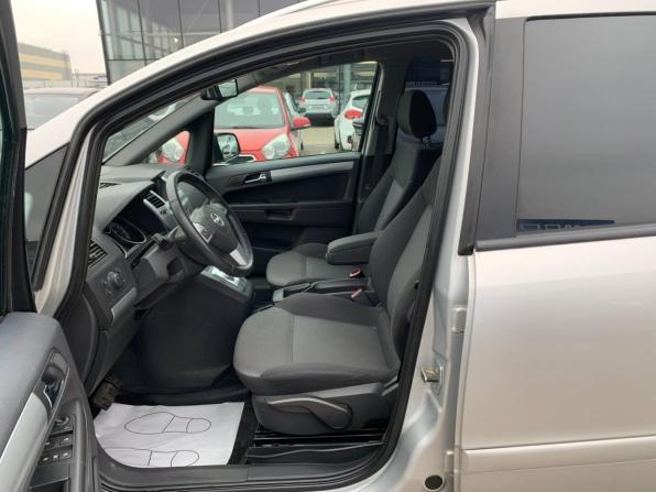 Opel Zafira B Рестайлинг с пробегом 2012 года, цена 788 000 рублей, 80077 км, компактвэн, Автокод Объявления