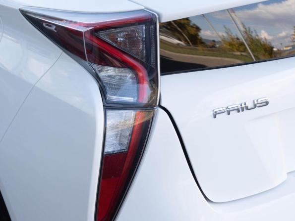Toyota Prius IV (XW50) с пробегом 2018 года, цена 1 730 000 рублей, 137011 км, лифтбек, Автокод Объявления