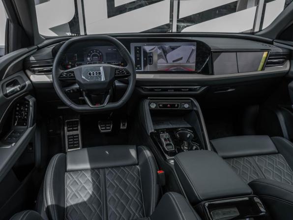 Audi Q5 III с пробегом 2025 года, цена 6 383 800 рублей, 87 км, внедорожник, Автокод Объявления