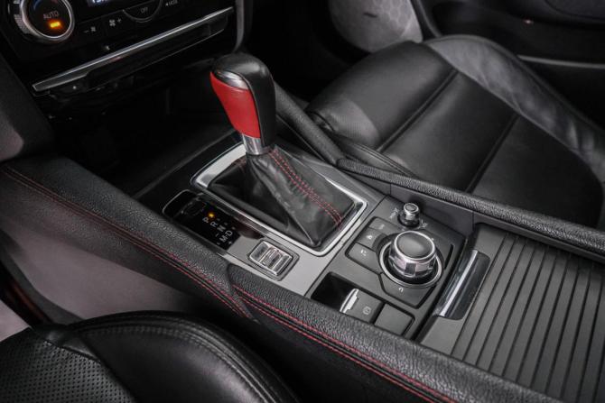 Mazda 6 III (GJ) Рестайлинг с пробегом 2015 года, цена 1 949 000 рублей, 170000 км, седан, Автокод Объявления