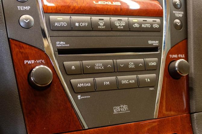 Lexus ES V Рестайлинг с пробегом 2010 года, цена 1 379 000 рублей, 221915 км, седан, Автокод Объявления