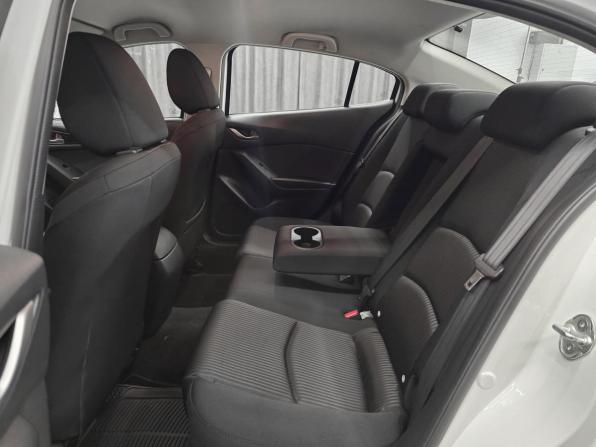Mazda 3 III (BM) с пробегом 2014 года, цена 1 299 000 рублей, 120000 км, седан, Автокод Объявления