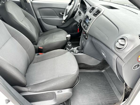 Renault Logan II Рестайлинг с пробегом 2021 года, цена 600 000 рублей, 147000 км, седан, Автокод Объявления