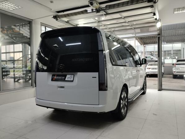 Hyundai Staria I с пробегом 2024 года, цена 5 990 000 рублей, 42699 км, минивэн, Автокод Объявления