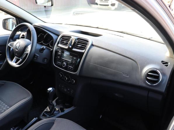 Renault Logan II Рестайлинг с пробегом 2019 года, цена 1 050 000 рублей, 60494 км, седан, Автокод Объявления
