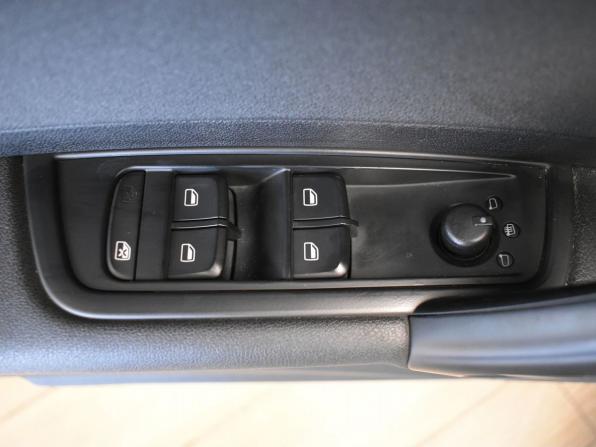Audi A1 I (8X) с пробегом 2013 года, цена 1 095 000 рублей, 187953 км, хэтчбек, Автокод Объявления