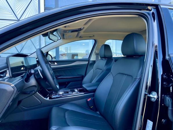 Новый Kia K5 III 2025 года, цена 3 970 000 рублей, седан, Автокод Объявления