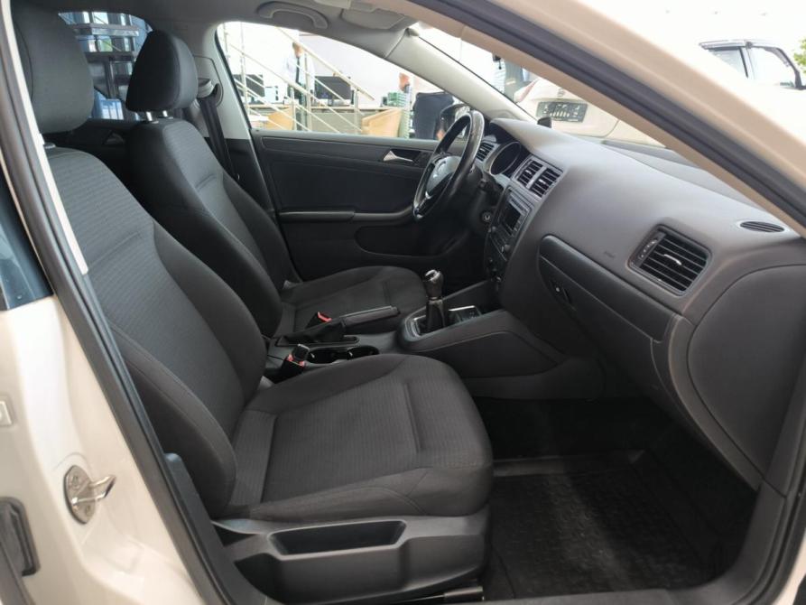 Volkswagen Jetta VI Рестайлинг Казань  - изображение 13
