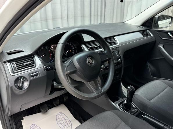 Skoda Rapid I с пробегом 2016 года, цена 919 000 рублей, 174800 км, лифтбек, Автокод Объявления