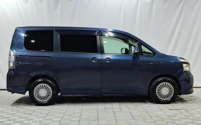 Toyota Voxy II (R70) с пробегом 2008 года, цена 1 100 000 рублей, 278763 км, минивэн, Автокод Объявления