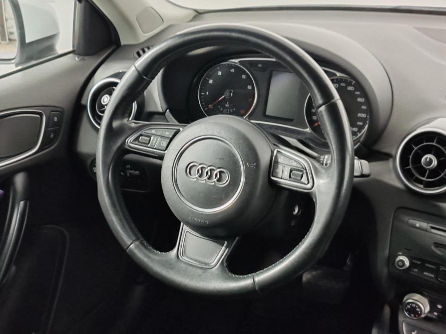 Audi A1 I (8X) Москва  - изображение 21