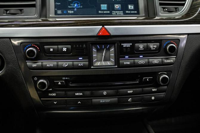 Hyundai Genesis II с пробегом 2014 года, цена 1 319 000 рублей, 483674 км, седан, Автокод Объявления