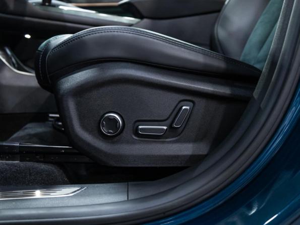 Geely Monjaro I с пробегом 2023 года, цена 3 249 700 рублей, 48648 км, внедорожник, Автокод Объявления