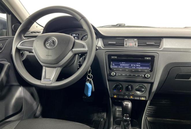 Skoda Rapid I с пробегом 2015 года, цена 970 000 рублей, 88771 км, лифтбек, Автокод Объявления