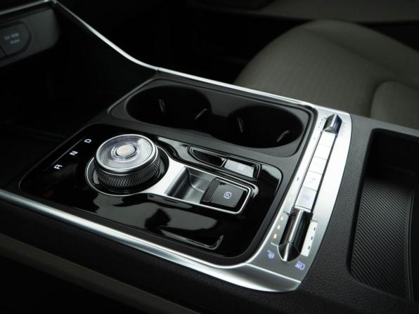 Kia Carnival IV Рестайлинг с пробегом 2025 года, цена 5 985 055 рублей, 4866 км, минивэн, Автокод Объявления