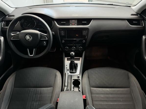 Skoda Octavia III (A7) Рестайлинг с пробегом 2017 года, цена 1 470 000 рублей, 146000 км, лифтбек, Автокод Объявления