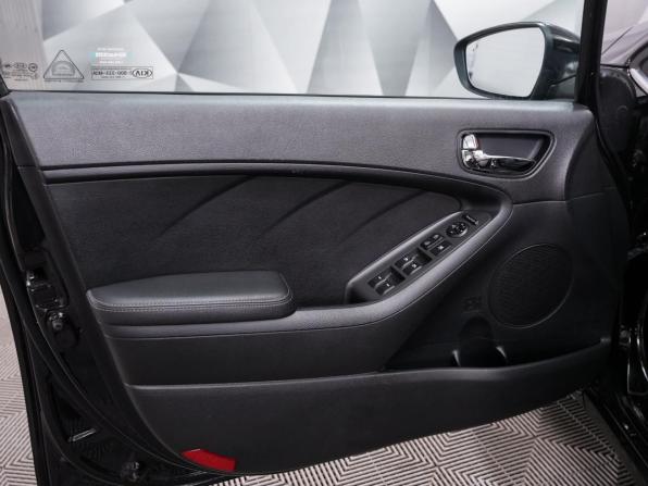 Kia Forte II Рестайлинг с пробегом 2016 года, цена 1 350 000 рублей, 135000 км, седан, Автокод Объявления