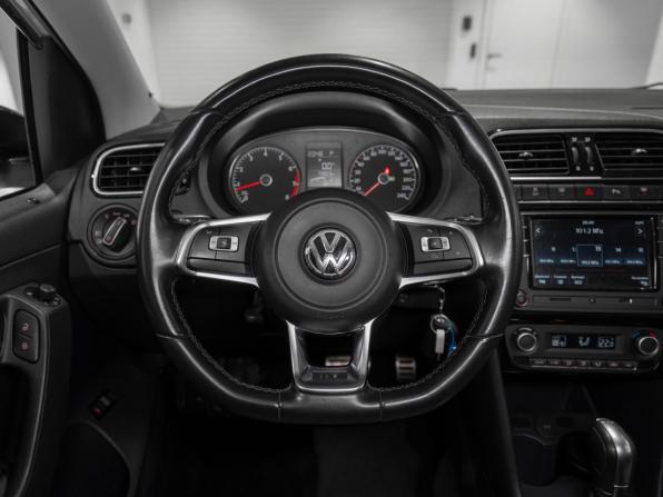Volkswagen Polo V Рестайлинг с пробегом 2018 года, цена 1 540 000 рублей, 73854 км, седан, Автокод Объявления